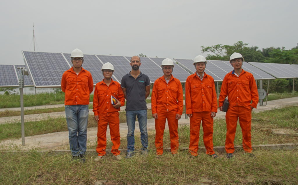 Yannick Barat y los actores del proyecto de la USTH