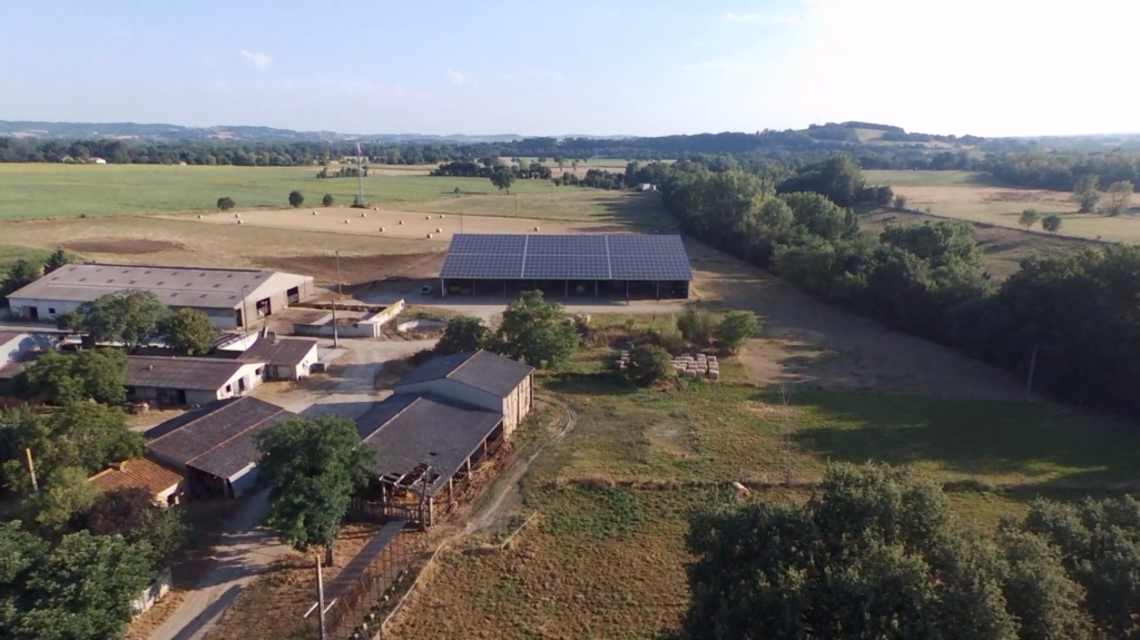 Vue aérienne de l'installation photovoltaïque Voltaika