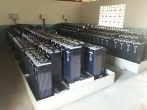 Système de stockage sur batteries plomb ouvert à Kaw en Guyane